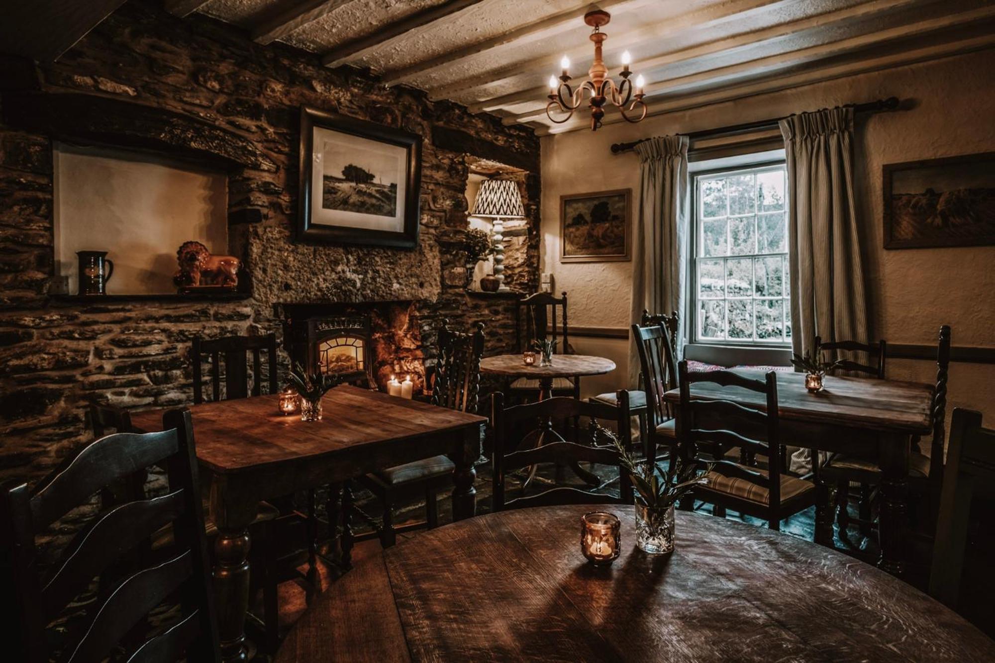 The Hare & Hounds Inn Bowland Bridge Exteriör bild