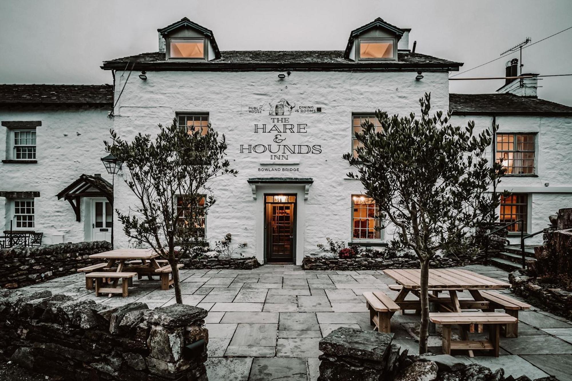 The Hare & Hounds Inn Bowland Bridge Exteriör bild