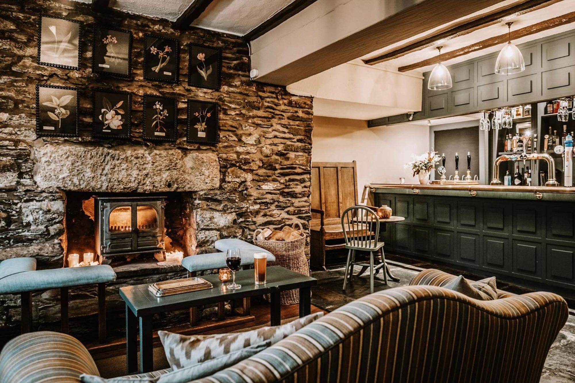 The Hare & Hounds Inn Bowland Bridge Exteriör bild